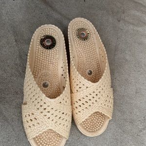 Acupuncture shoes